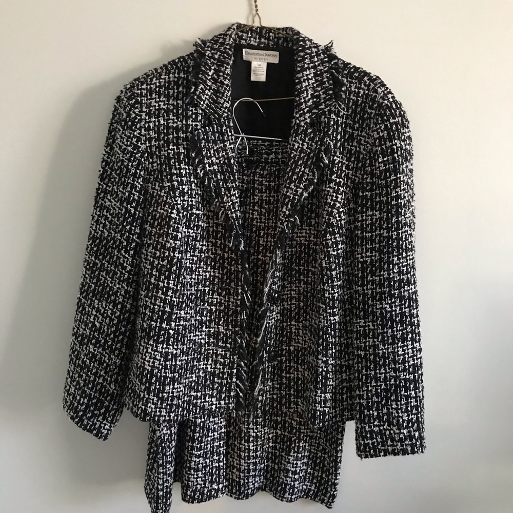 Damon’s and Draper’s Knit Suit 16P
